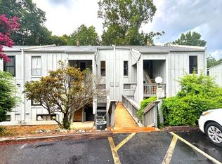 10364 Iron Mill Rd, North Chesterfield, VA 23235