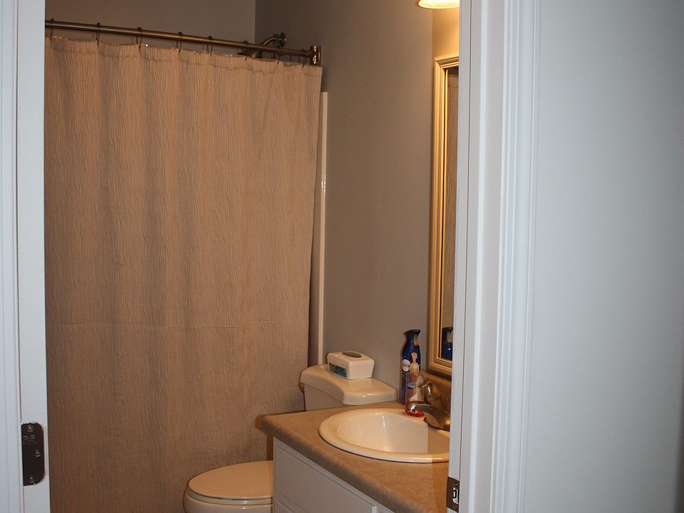 2nd image of 715 Fawn Ct