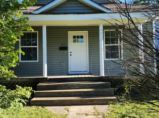 100 W Pleasant St, Aurora, MO 65605