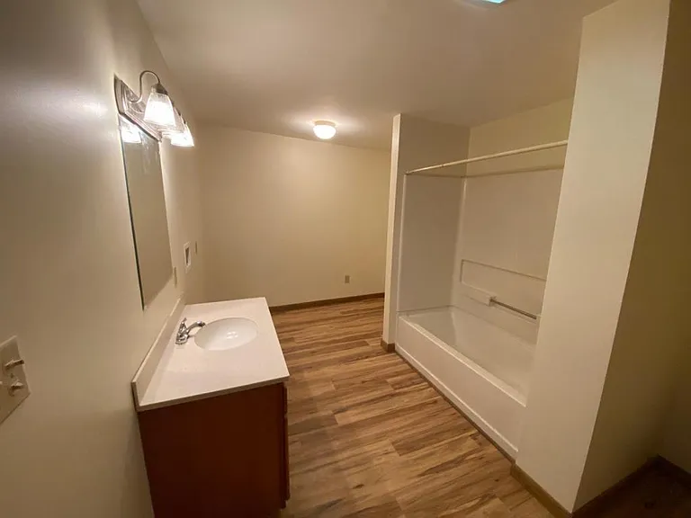 923 Churchill Ave — Photo 8