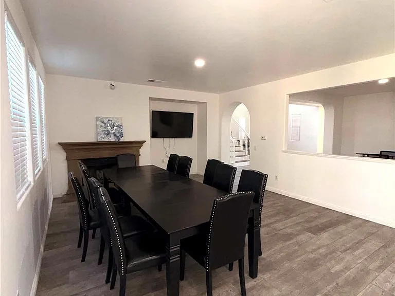 44045 Quarter St — Photo 4