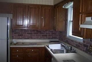 2nd image of 3885 Edinburgh Dr