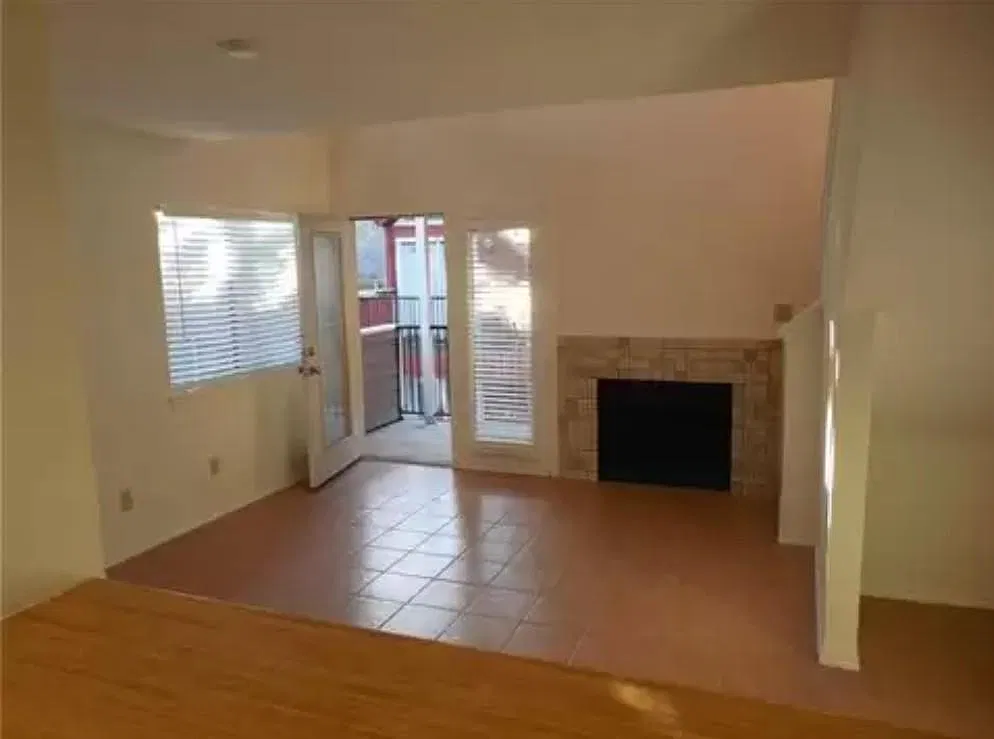 2 bed, 774 sqft, $1,300 — Photo 3