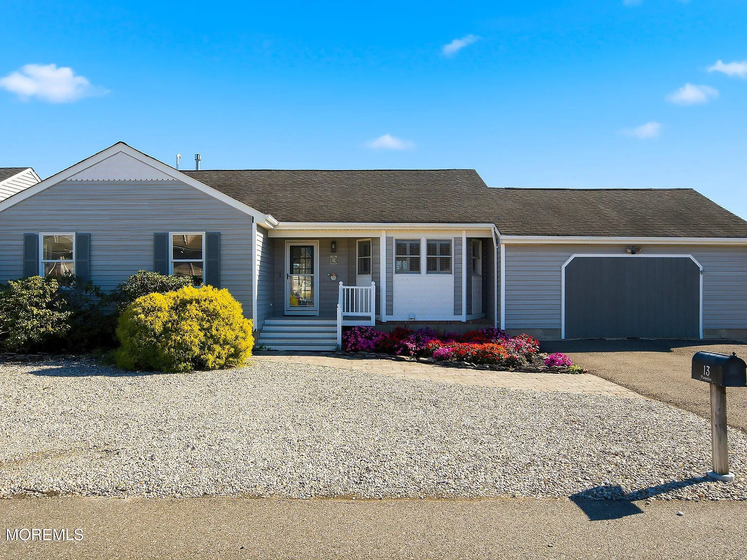 3 bed, 2096 sqft, $3,000 — Photo 1