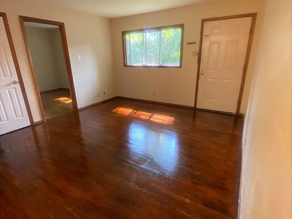 3rd image of 1620 Cunningham Ave #1622