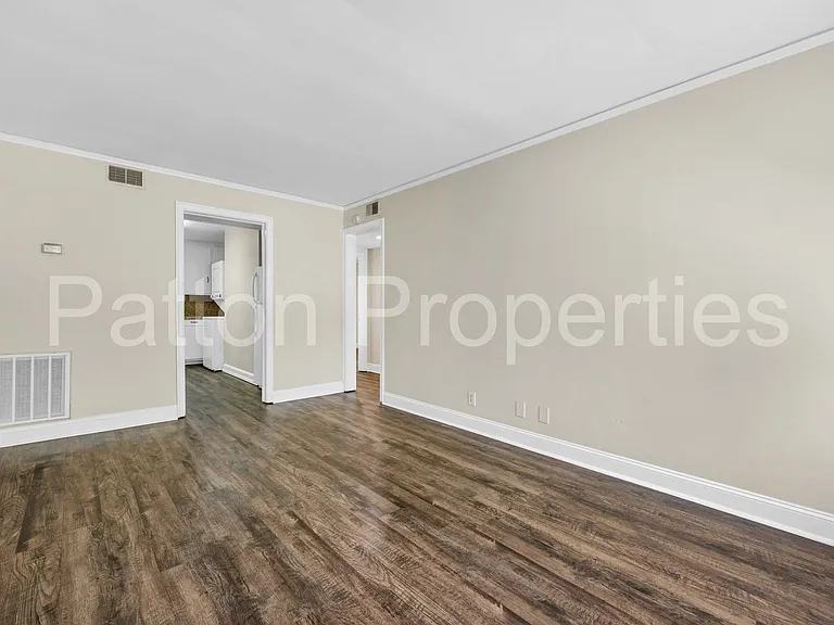 209 S Harden St #209 — Photo 2