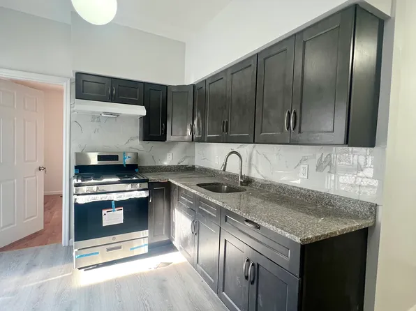 3146 Richmond Terrace image 3 of 10