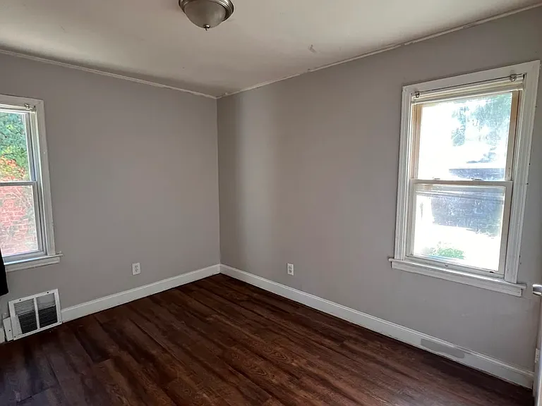 18247 Patton St — Photo 4