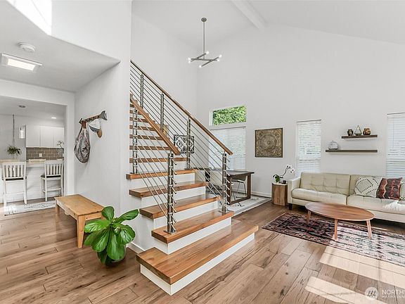 5th image of 12026 261st Avenue E
