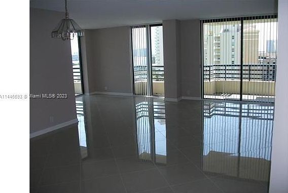 4th image of 3300 NE 191st St APT 1013