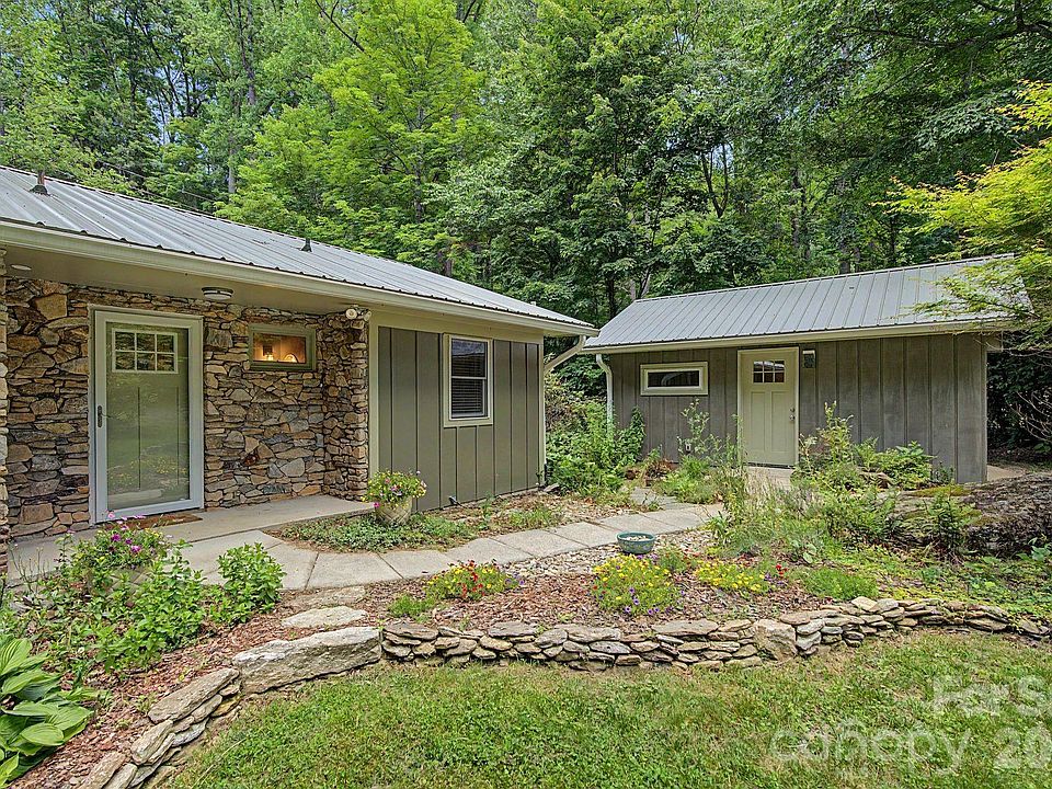 1st image of 878 Garren Creek Rd