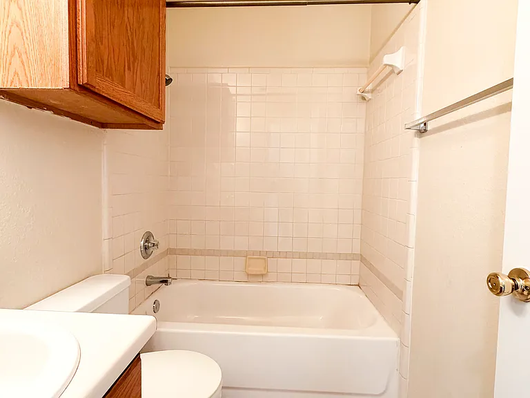 2607 Bluebonnet Dr — Photo 9