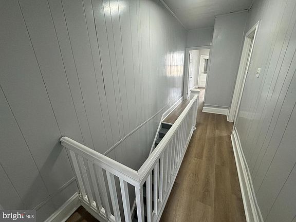 3rd image of 846 S Alden St