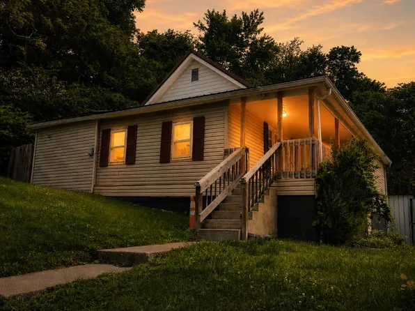 26 Todd St, Livingston, KY 40445