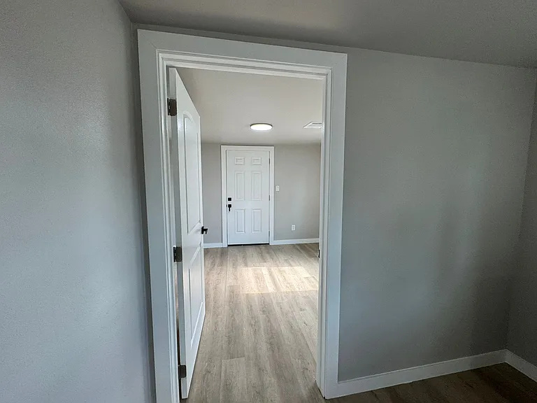 3919 Elysian St #4 — Photo 10
