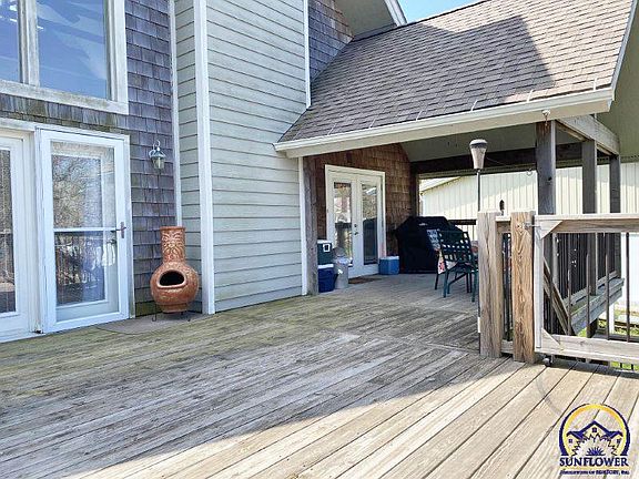 2nd image of 396 Lakeshore Dr