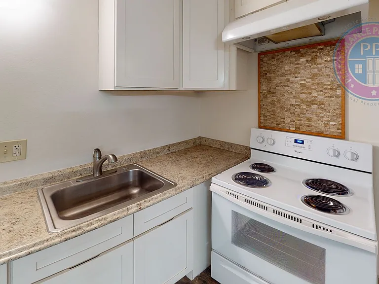 525 SE 28th Ave #110 — Photo 5