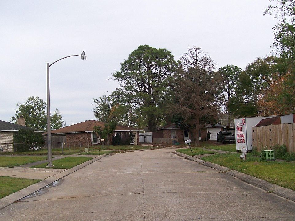 2nd image of 361 Blossom Ct