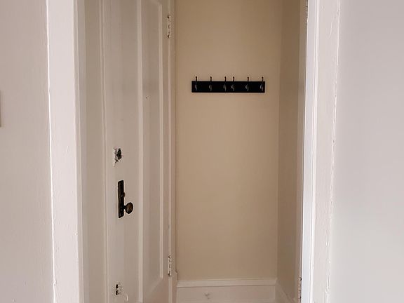 3rd image of 4105 W Belle Plaine Ave #2E