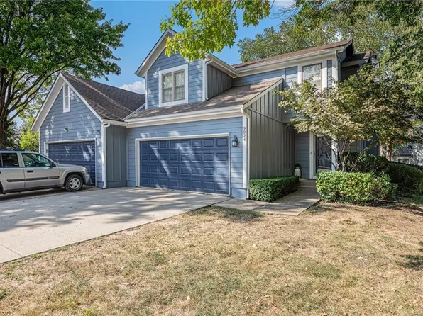 9024 W 121st Ter, Overland Park, KS 66213