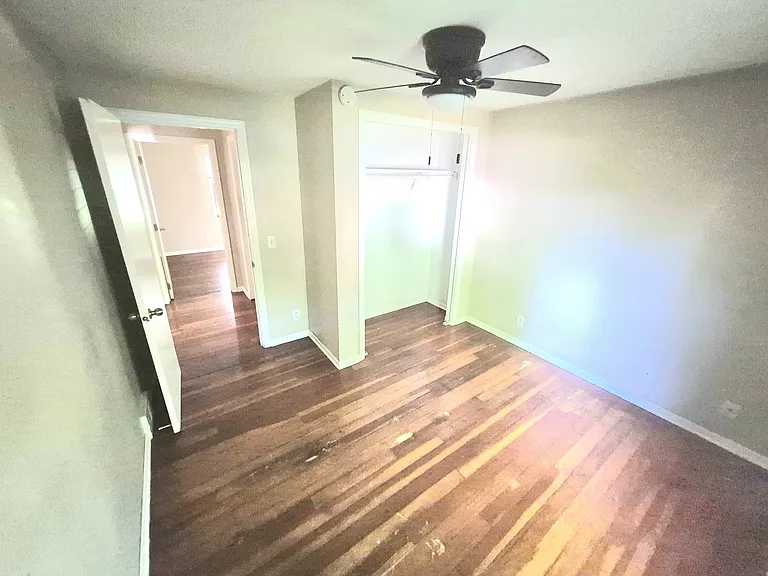 240 36th Ave N — Photo 10