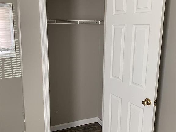 Closet Bedroom 2