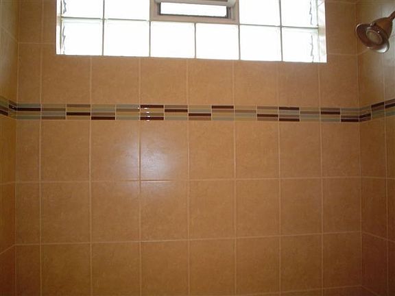 1st Floor Bath 