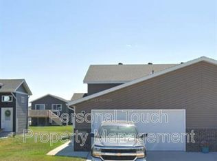 3362 Maple Leaf Loop S, Fargo, ND 58104