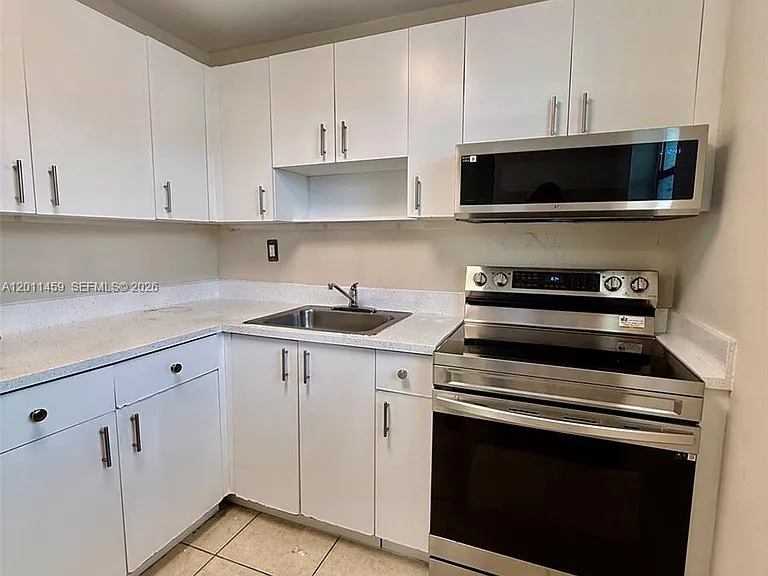 1755 W 60th St #D312 — Photo 9