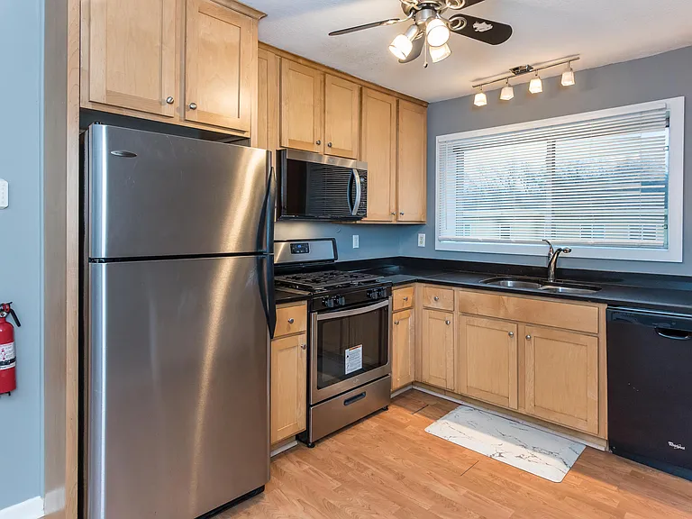 255 Birmingham St #B001 — Photo 11