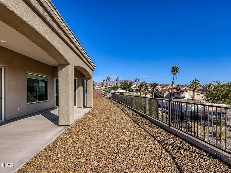 2520 Demaret Dr — Photo 42