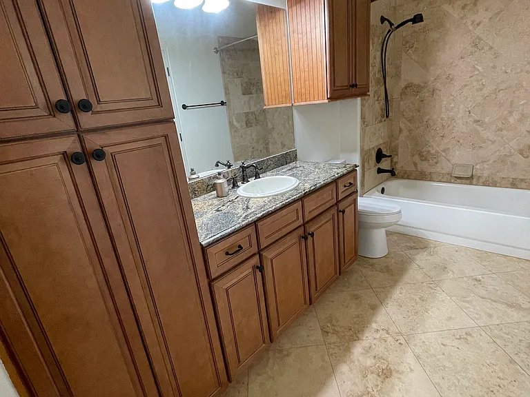 11818 S Oswego Ave — Photo 17