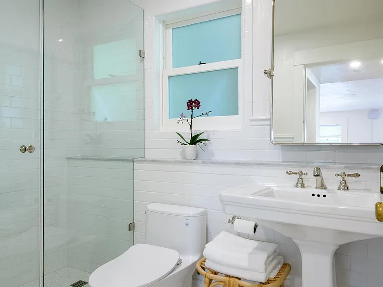 1703 Chapala St #A — Photo 19