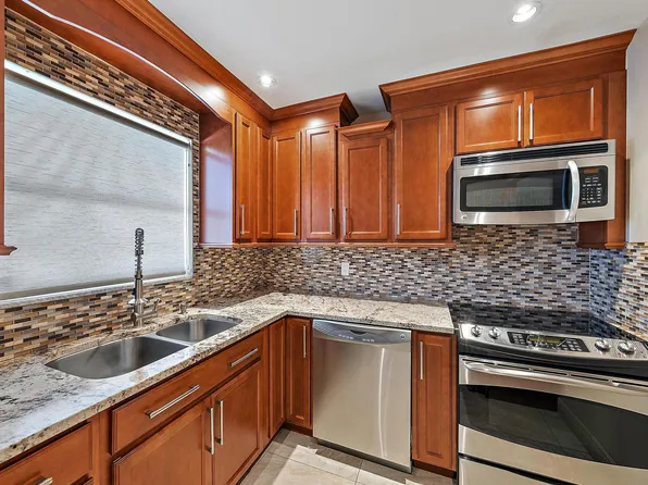 709 Lori Drive #205, Palm Springs, FL 33461