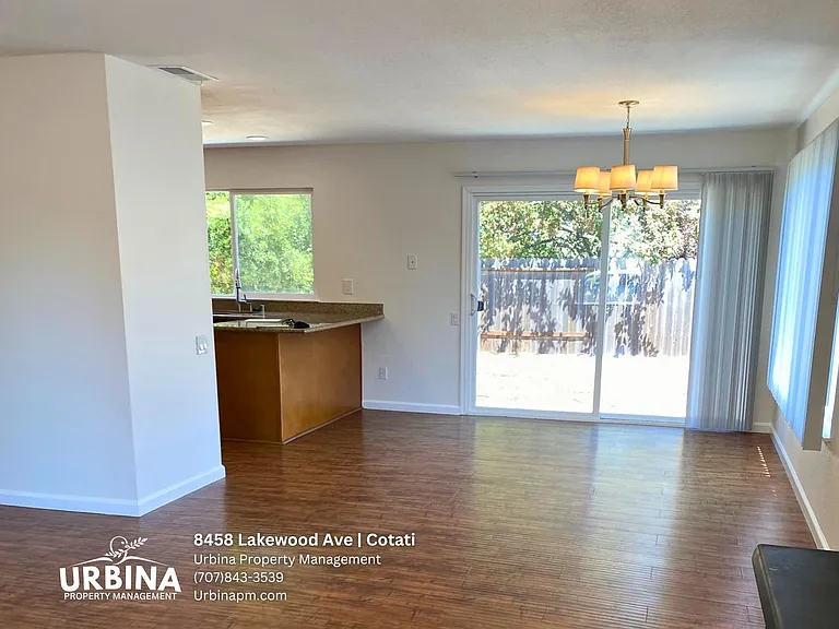 8458 Lakewood Ave — Photo 3