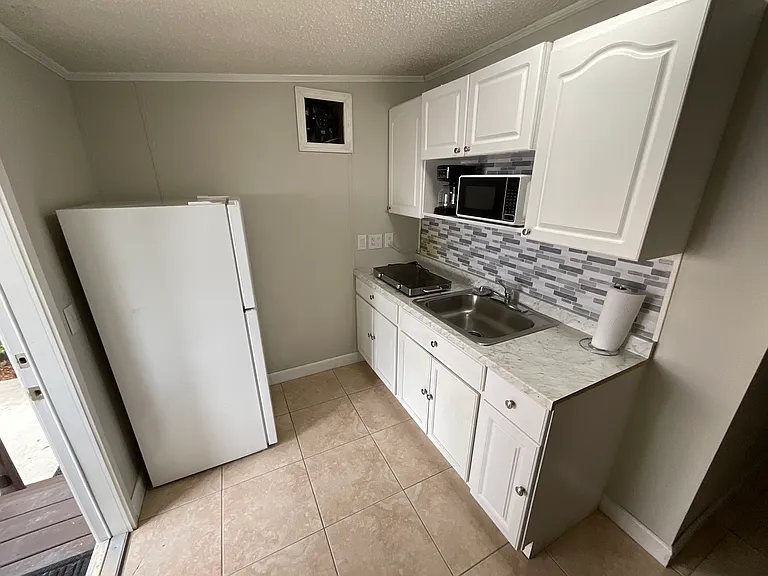 220 NE 12th Ave #1 — Photo 19