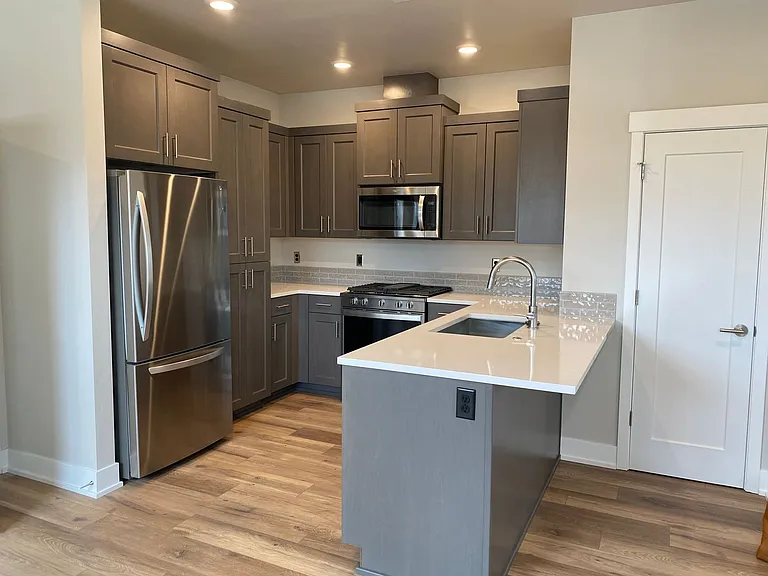3035 NE Red Jasper Pl — Photo 6