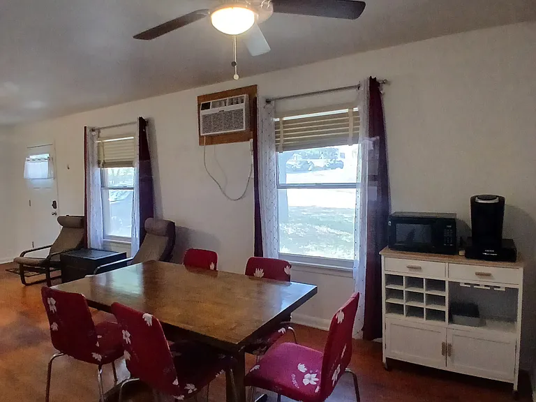 602 Byrnes Dr — Photo 3