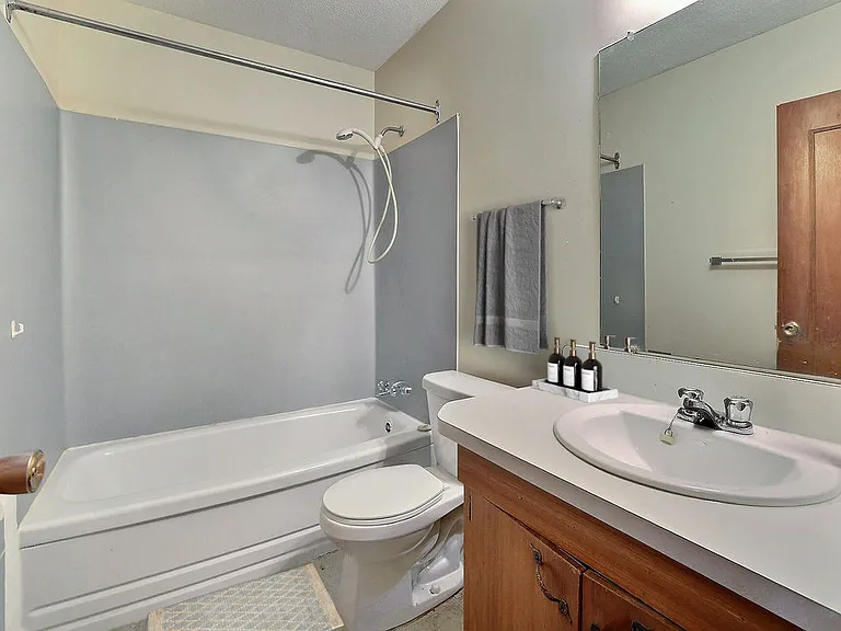 307 Broad St N — Photo 8