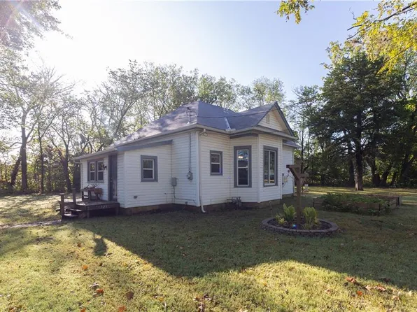 729 N Neosho St, Cherryvale, KS 67335