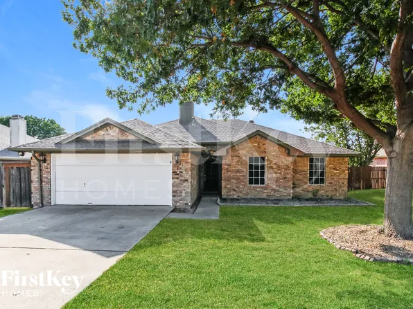 6 W Sharon Dr, Krum, TX 76249