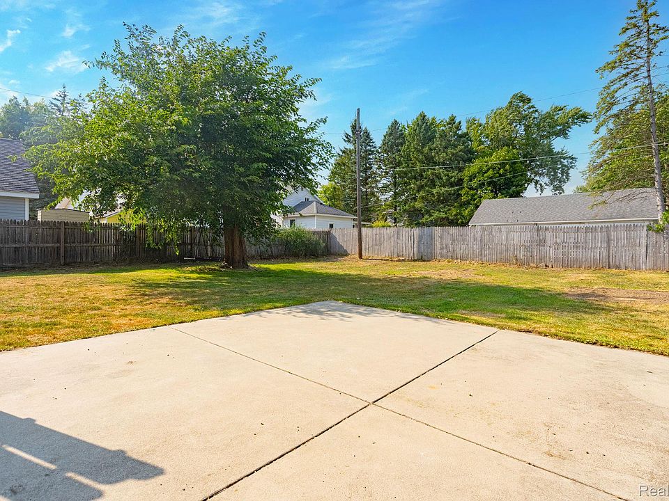 204 Oakland St, photo 17