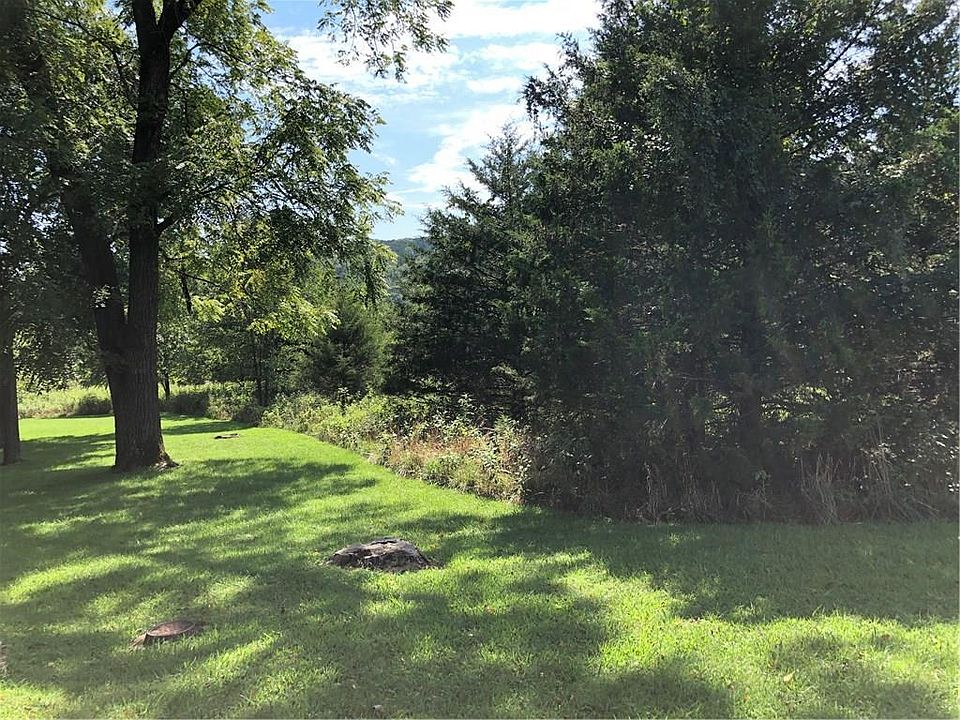 1st image of 12 Lakeside Dr
