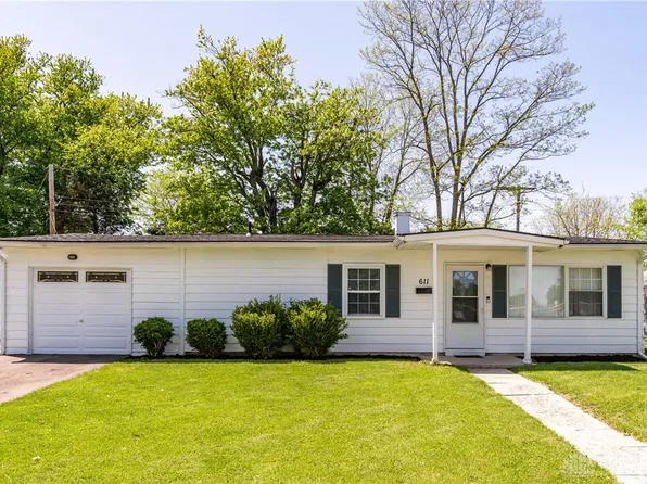 611 Brookfield Dr, New Carlisle, OH 45344