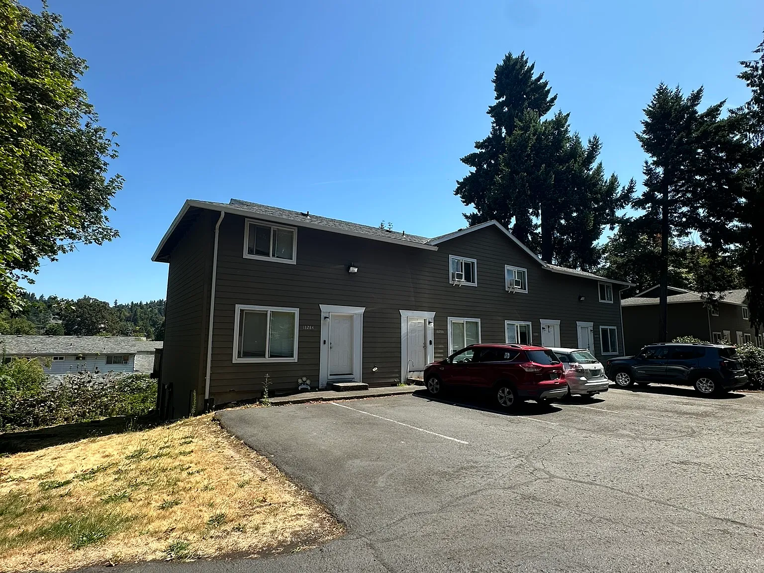 2 bed, 1.5 bath, 1040 sqft, $1,550 — Photo 2