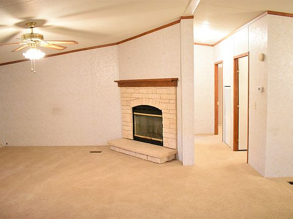 3rd image of 3125 Apple Blvd