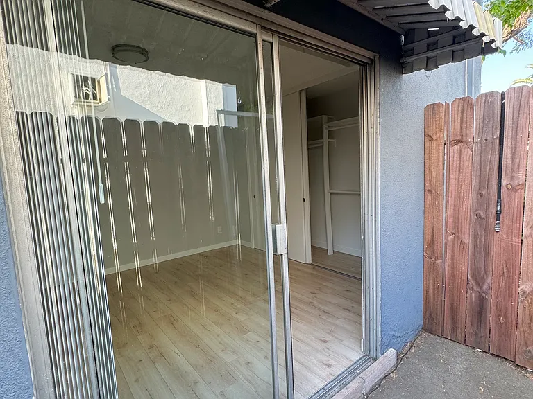 5505 Corteen Pl #7 — Photo 26