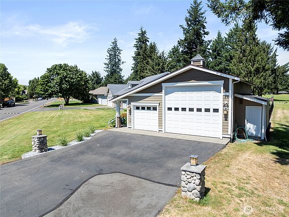 3rd image of 5140 66th Avenue SE