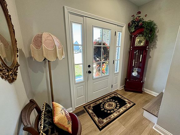 5th image of 408 Drayton Pl
