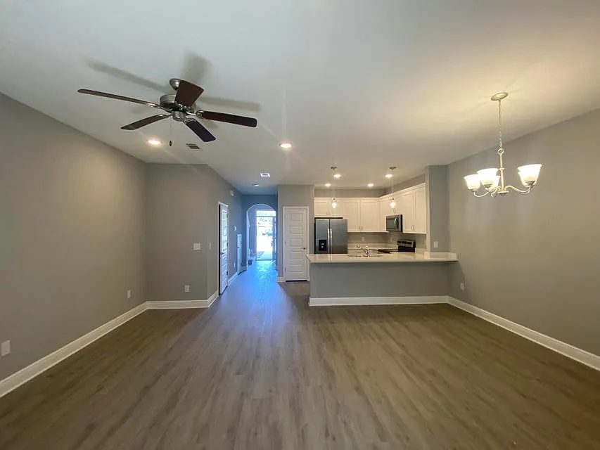 1005 Skylark Road — Photo 3